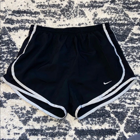 Nike running shorts - Picture 1 of 4